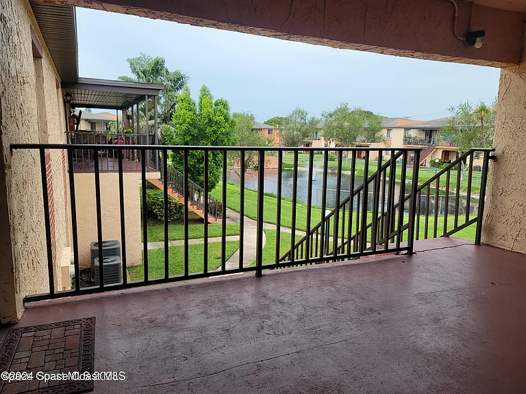 235 San Juan Cir — Photo 4