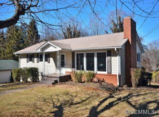 18 Deanwood Cir, Asheville, NC 28803