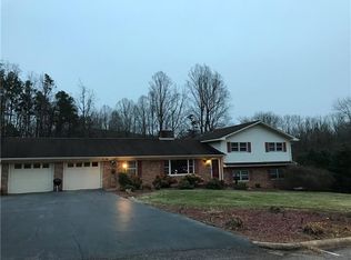 113 Knob Creek Ln, Morganton, NC 28655