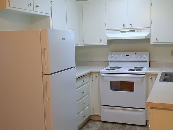 3rd image of 1256 Warner St APT B