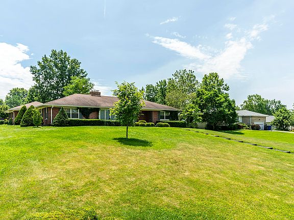 3rd image of 196 Idle Hour Dr