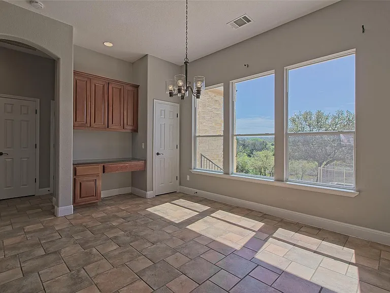 125 Waterford Ln — Photo 11