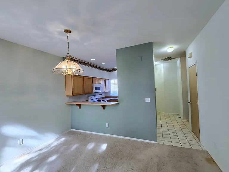 1598 Seasons Ln NW — Photo 4