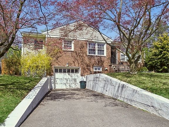 2nd image of 39 Glen Ave