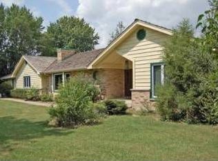 760 Creek Bend Dr, Vernon Hills, IL 60061