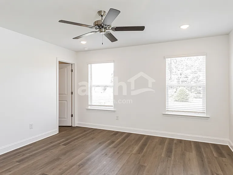 4044 Williams Road Ext — Photo 10