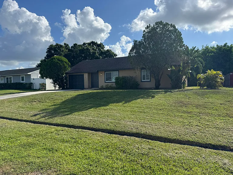 1841 SW McAllister Ln — Photo 1