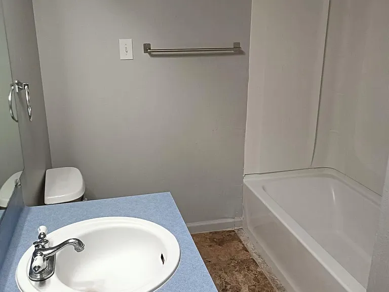 125 Thomas St — Photo 13