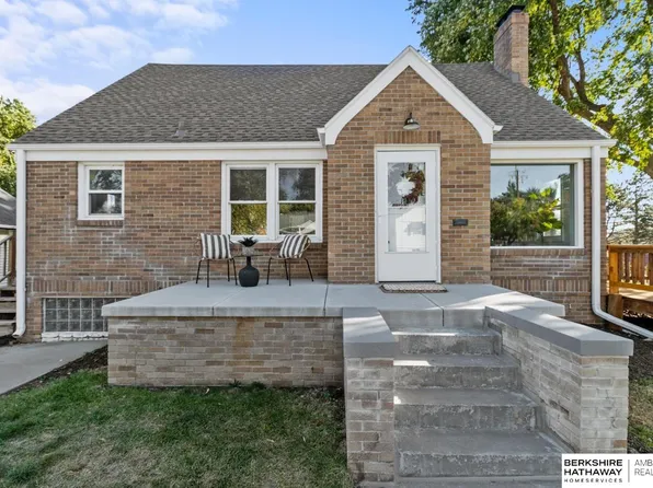 6269 Pine St, Omaha, NE 68106