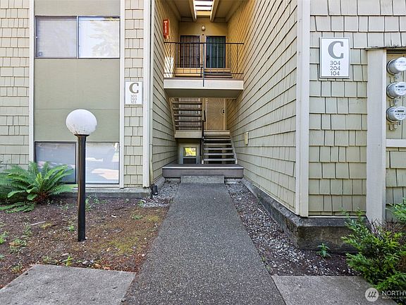 2nd image of 2020 Grant Avenue S #C103