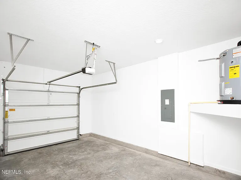 348 Rosemont Dr — Photo 39