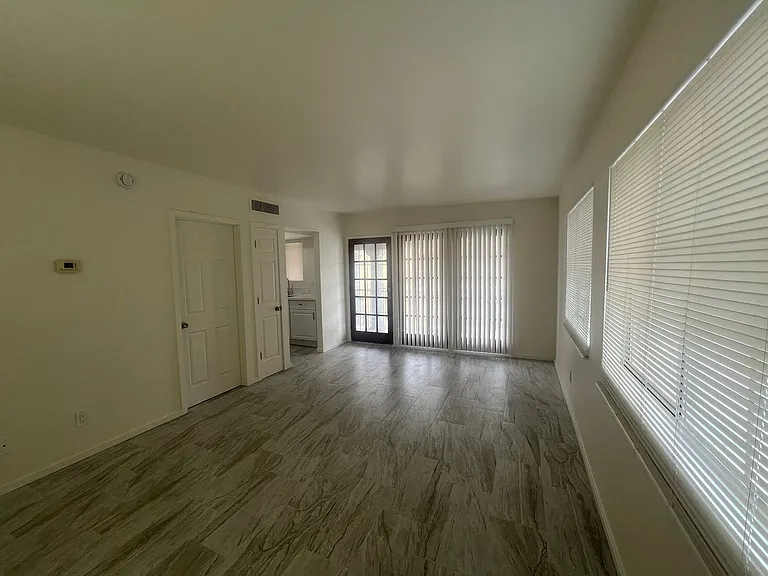535 E Jacinto St — Photo 3