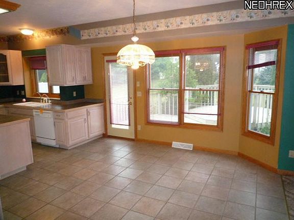 3rd image of 3141 Peterboro Dr