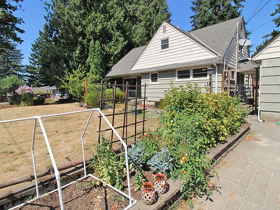 2nd image of 9341 SE Harney Ct