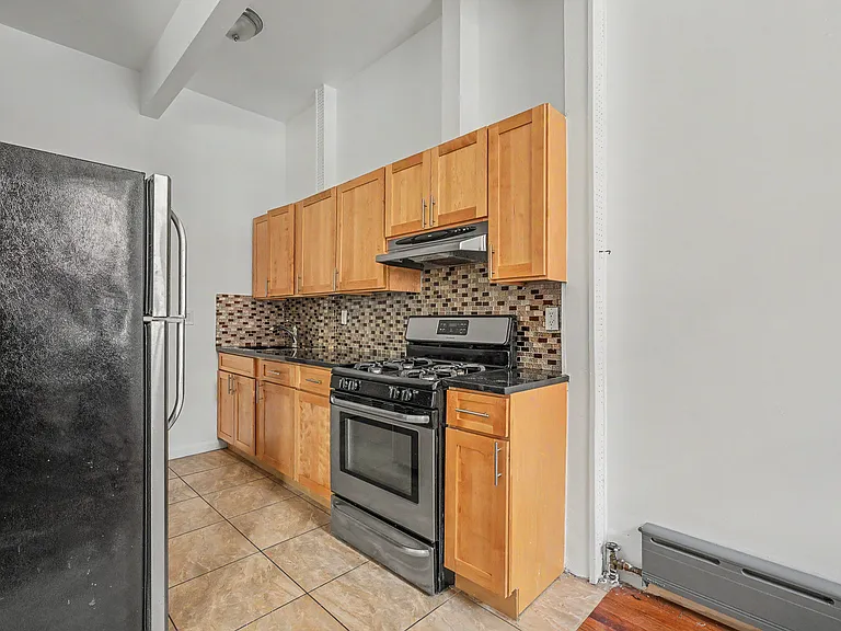 2024 2nd Ave #7 — Photo 4