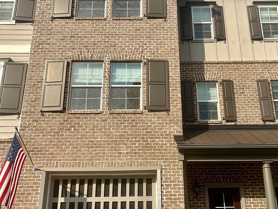 169 Slipper Shell Court