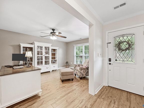 4th image of 117 Champions Green Ln