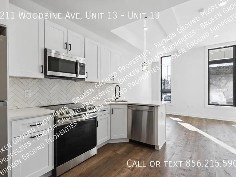 6211 Woodbine Ave #13 — Photo 6