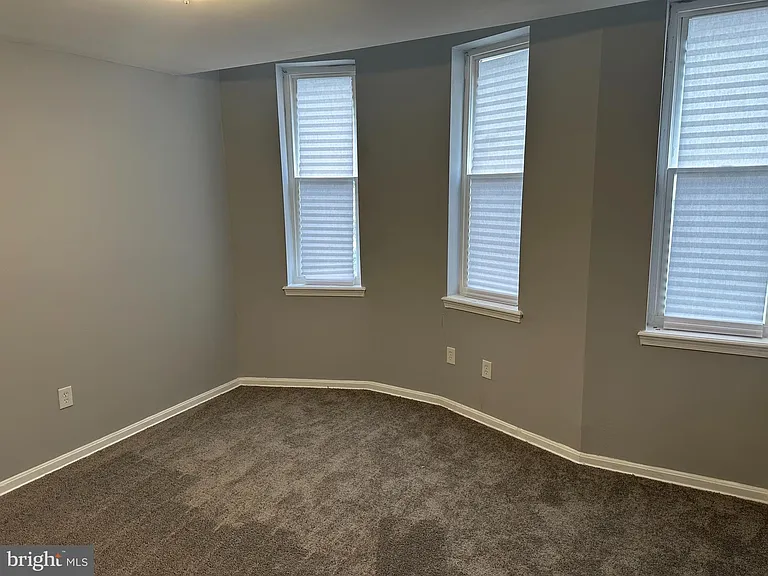 1333 E North Ave — Photo 7