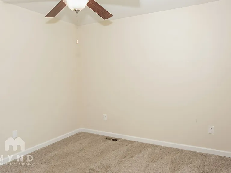 902 Appleby St NW — Photo 16