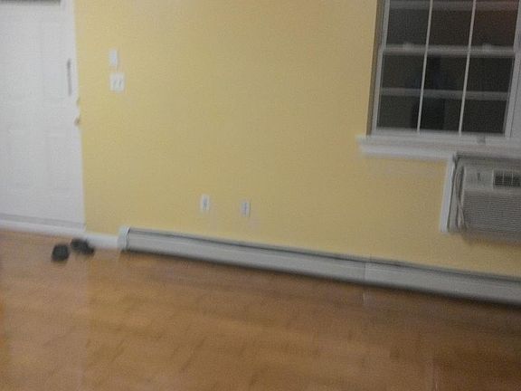 4th image of 1935 Adee Ave APT 3