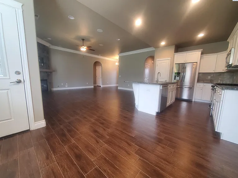 1290 N Oklahoma Pl — Photo 6