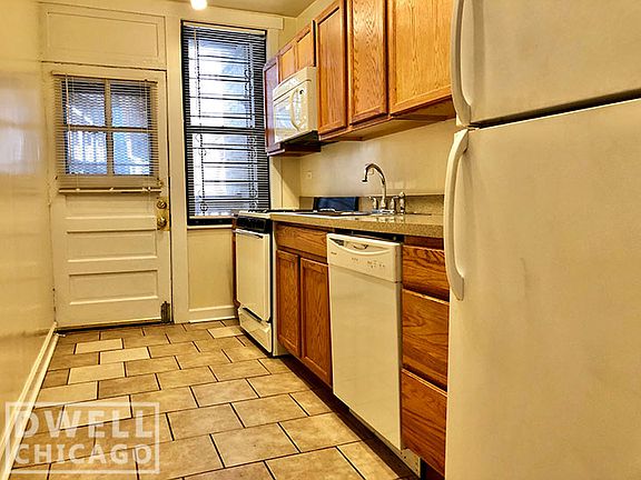 5th image of 930 W Oakdale Ave #932-3N