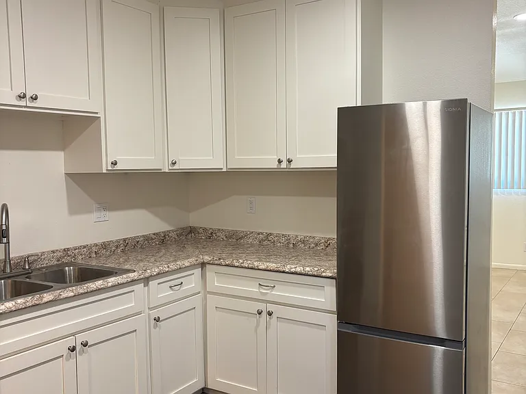 218 E 10th St #218 — Photo 15