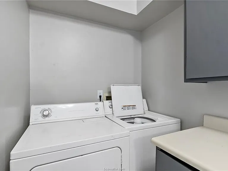 1112 Autumn Cir #D — Photo 8