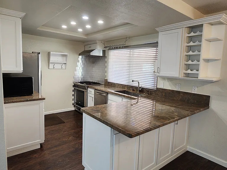 819 Monty Cir — Photo 3