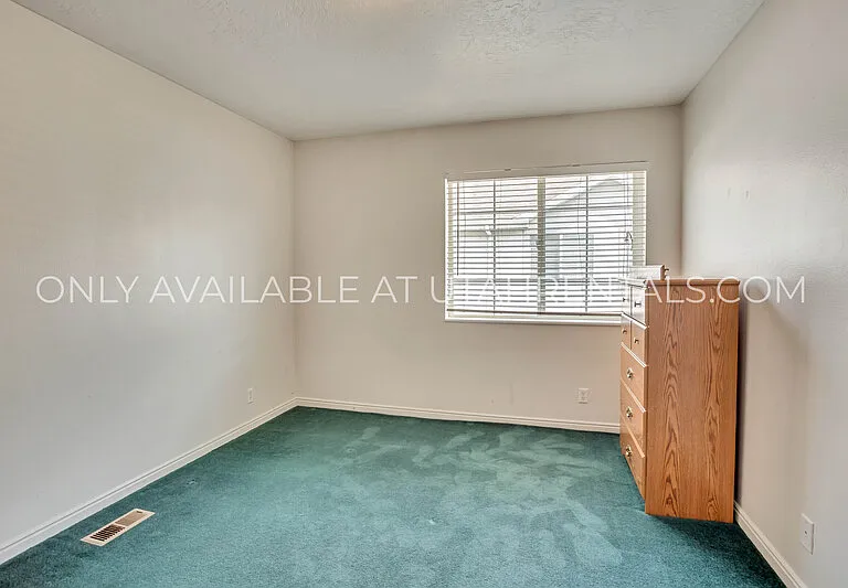 1343 S 1370 E — Photo 15