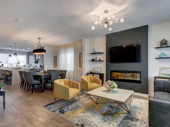 15033 E 37th St SW, Calgary, AB T2Y 0R5