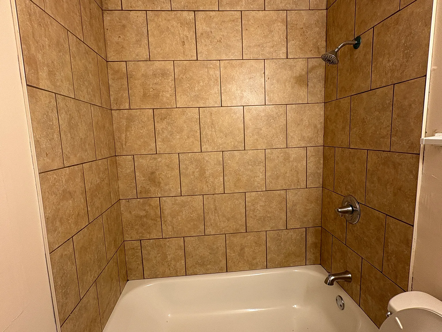 3 bed, 979 sqft, $1,095 — Photo 4