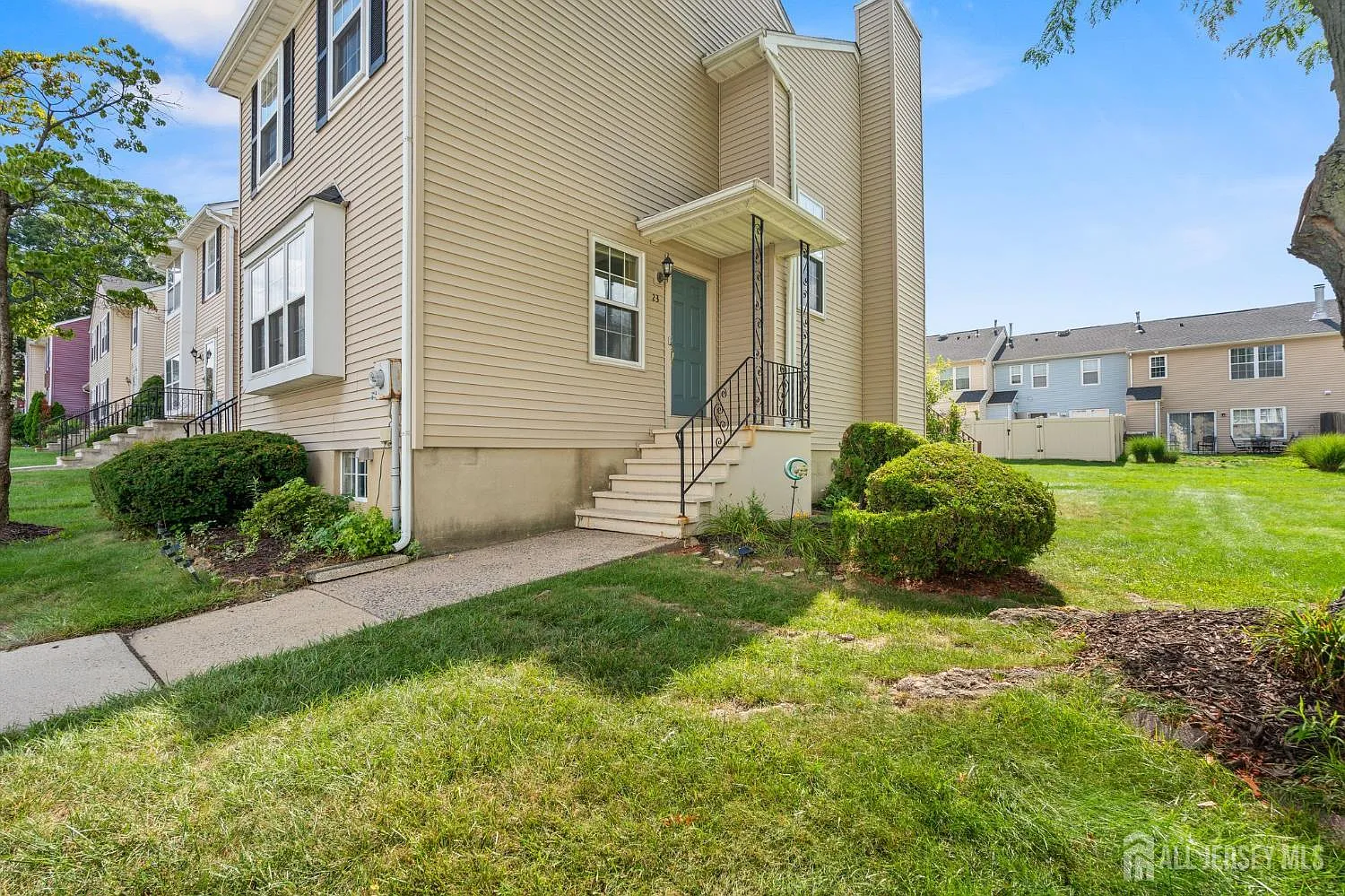 3 bed, 2.5 bath, 1406 sqft, $3,150 — Photo 1