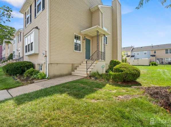 23 Gwizdak Ct, Sayreville, NJ 08872