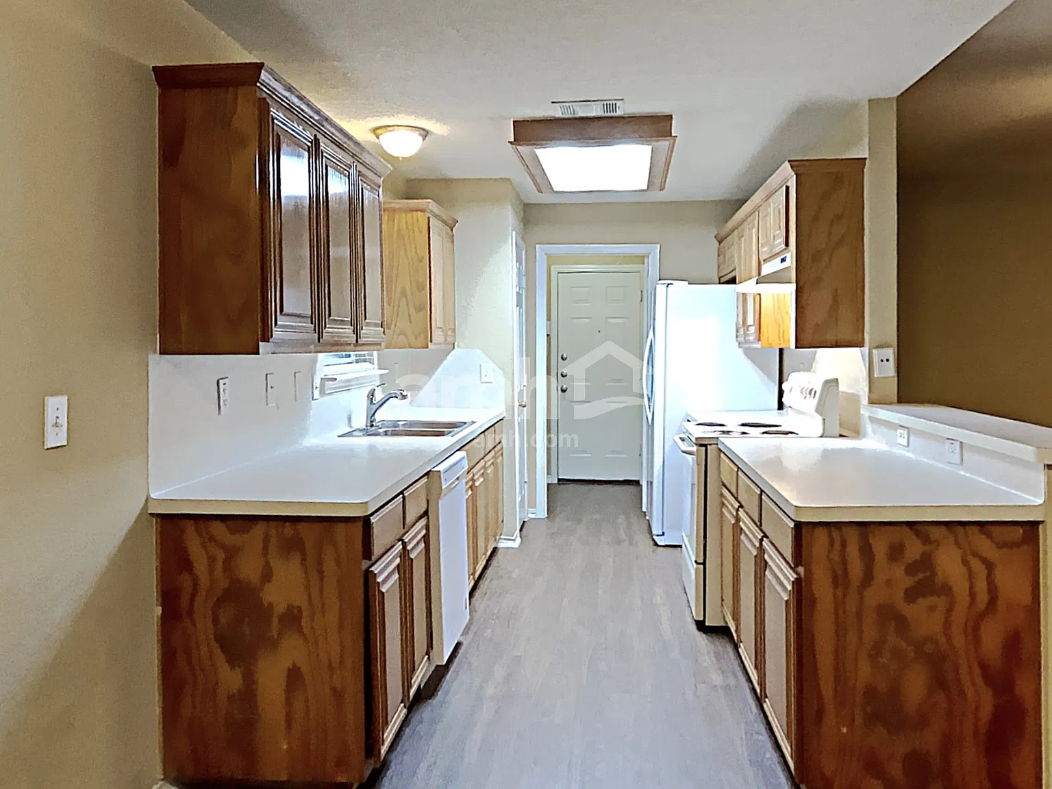 3 bed, 2.0 bath, 1624 sqft, $1,695 — Photo 3