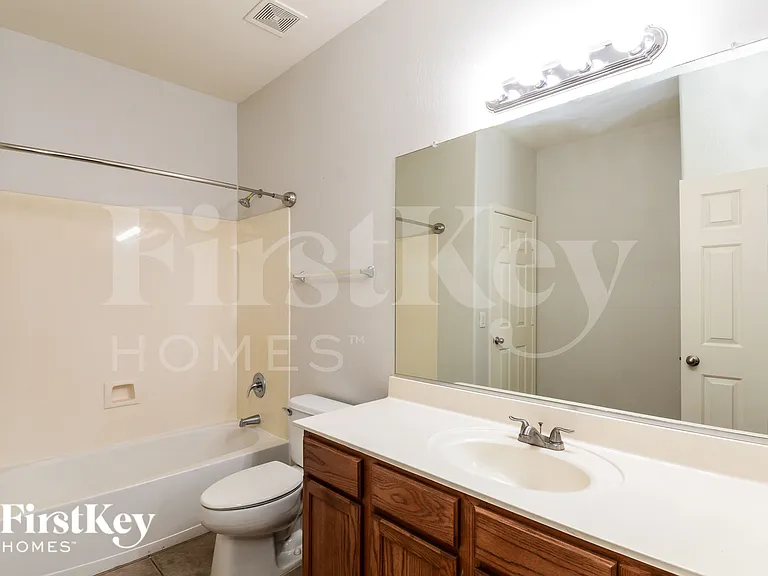 13876 N 141st Ln — Photo 16
