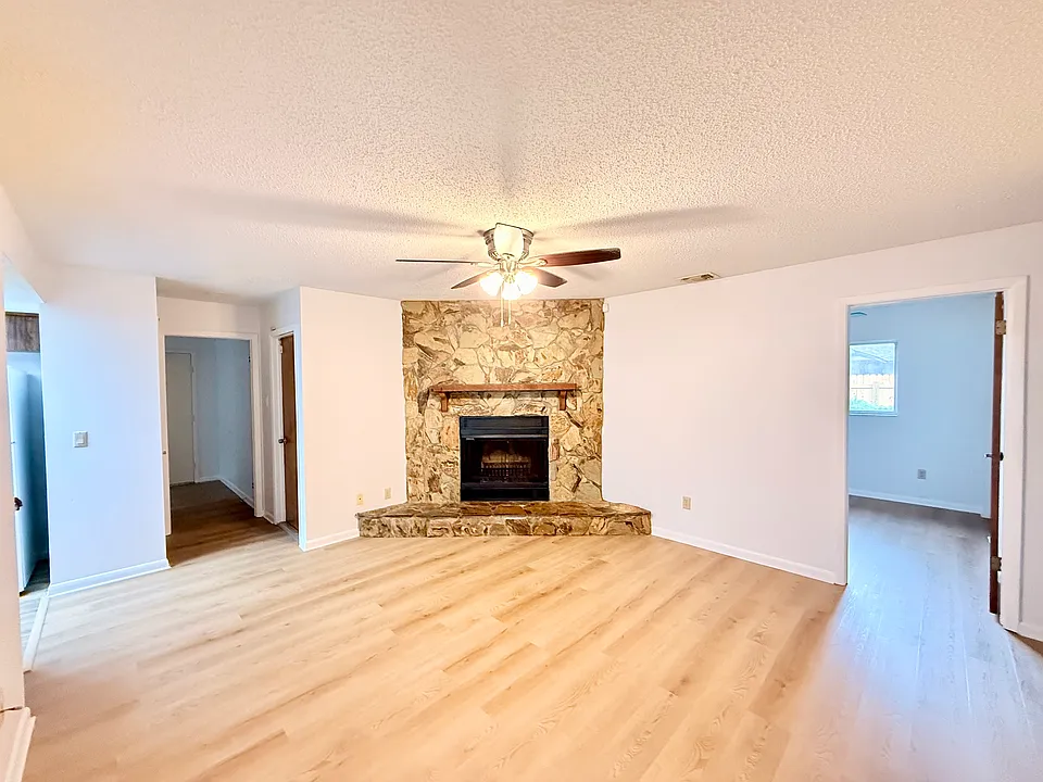 836 Royalton Rd