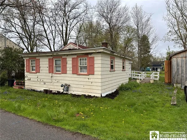 27 Gerald Ave, Lakewood, NY 14750