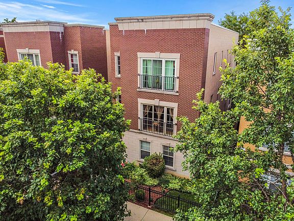 3rd image of 1129 W Washburne Ave Unit 201