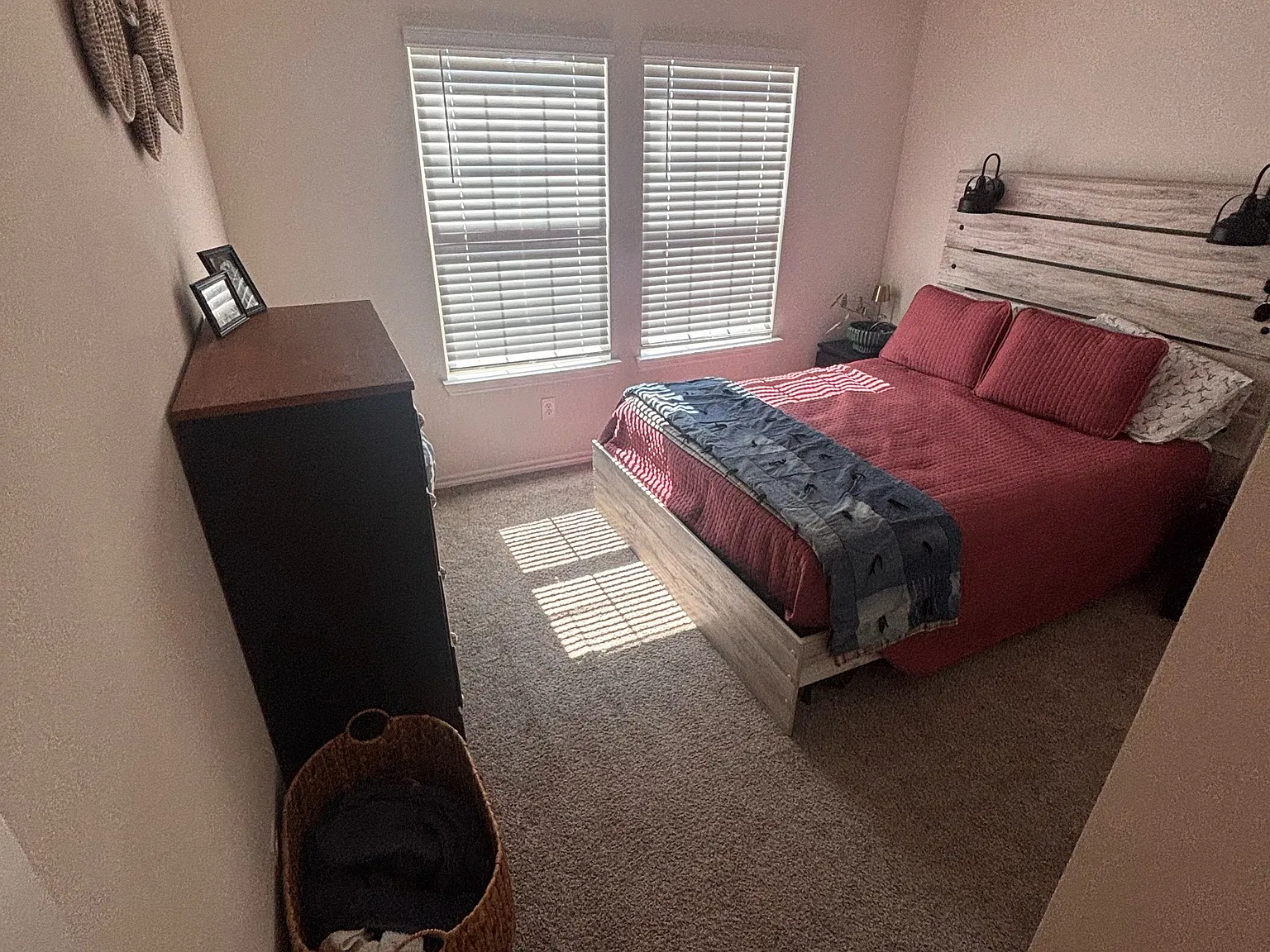192 Hunters Way - 1 — Photo 3