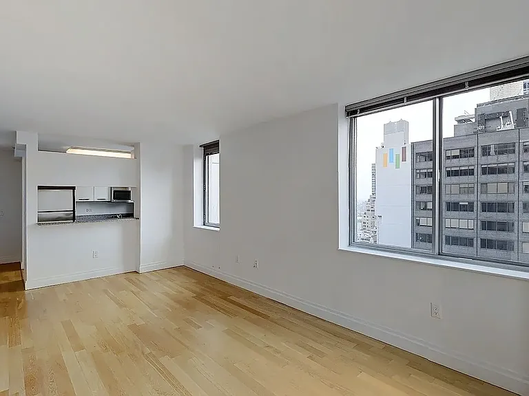 150 E 44th St #38B — Photo 4