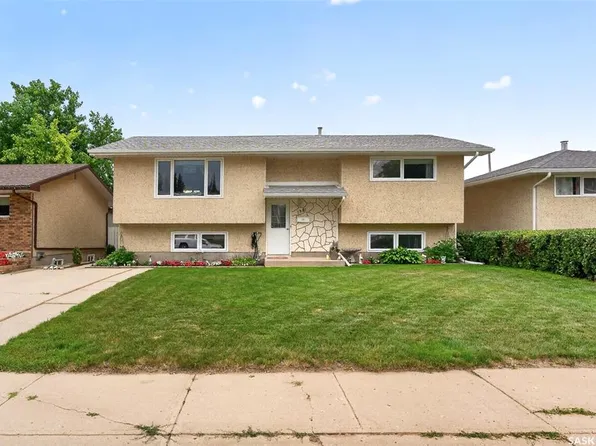 1331 Athabasca STREET W, Moose Jaw, SK S6H 6C8