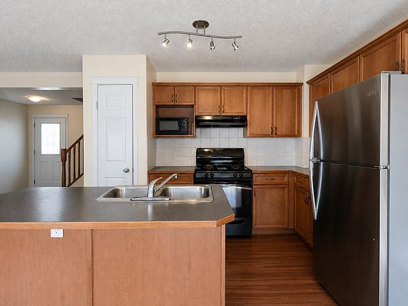 4th image of 149 Cougar Plateau Mews SW