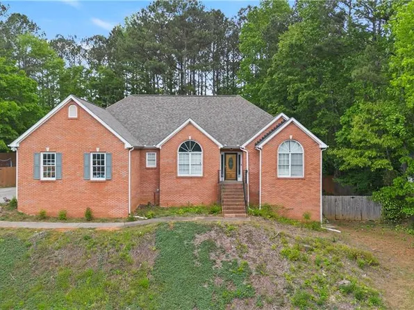 170 Wisteria Dr, Hiram, GA 30141