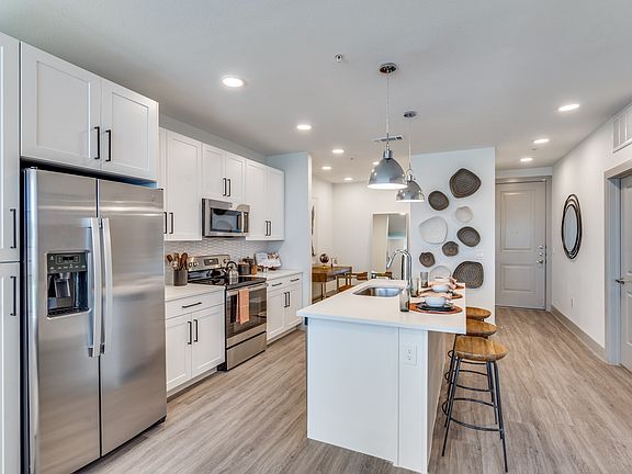 4th image of 17501 Dallas Pkwy #236