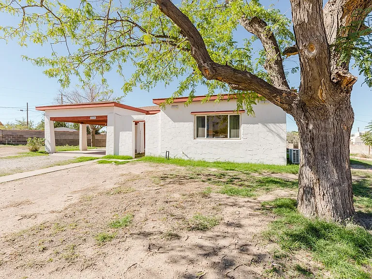 1502 Campbell Pl — Photo 1