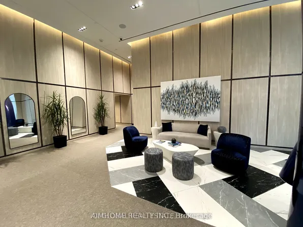 395 Bloor St E, Toronto, ON