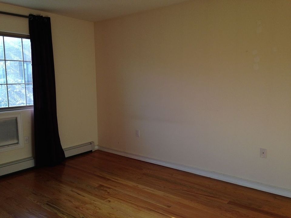 1st image of 2516 30th Dr APT 4R