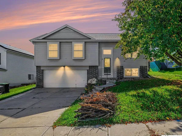 7871 Mary St, Omaha, NE 68122